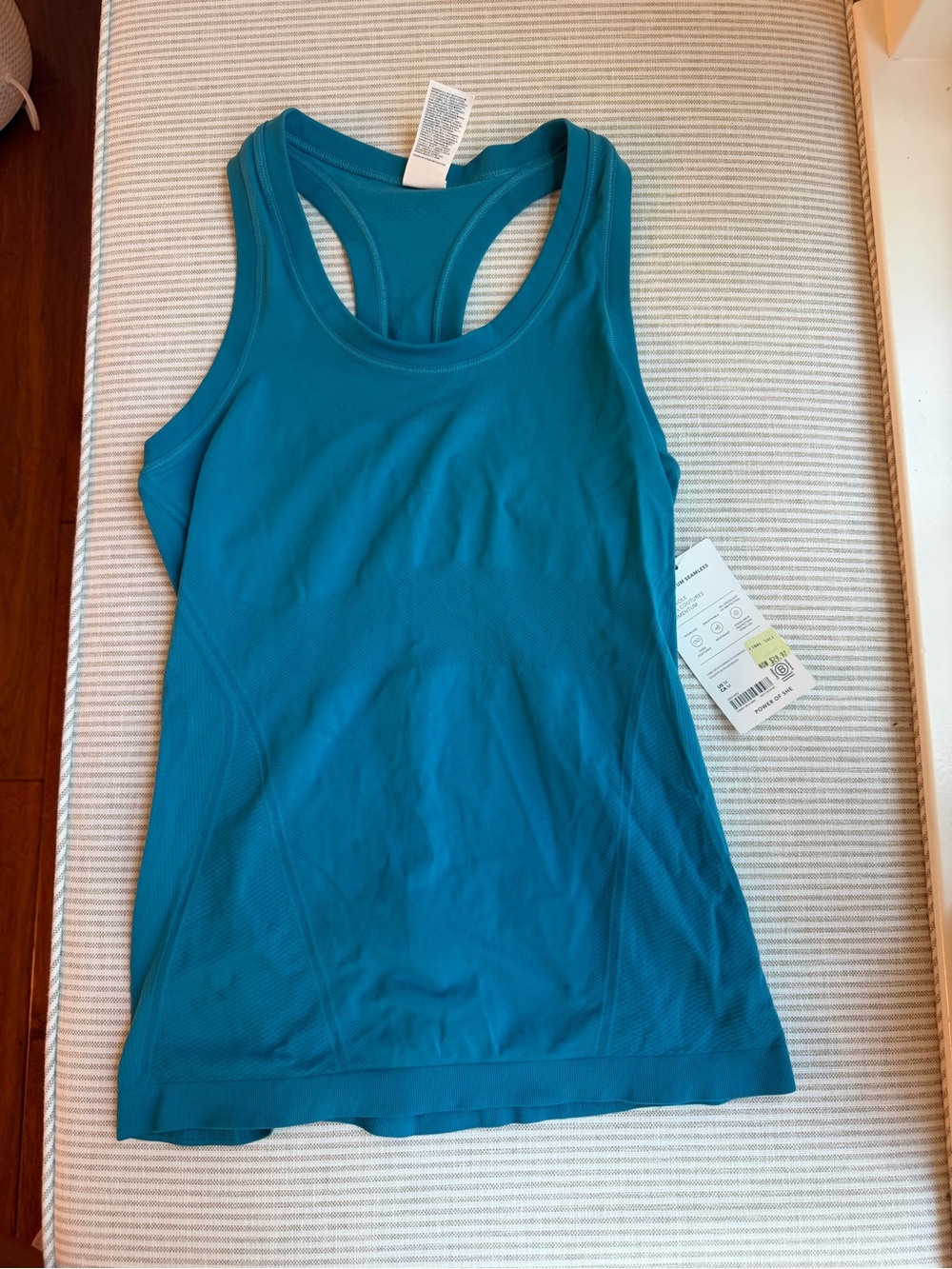 Athleta Teal Momentum Sealess Racerback Performance Tank, size M, NWT